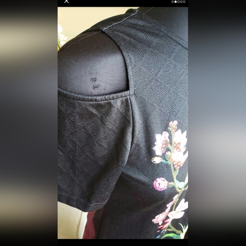 Floral Cold Shoulder Top Small - Picture 4 of 6